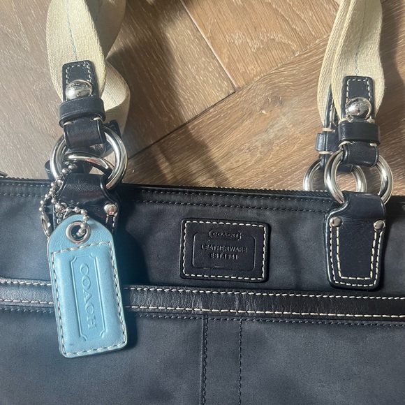 Excellent condition Coach tote bag - Picture 4 of 12